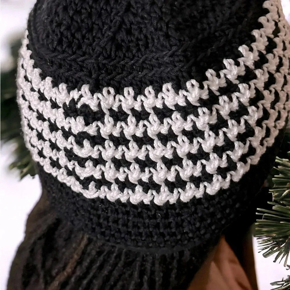 Handmade Crochet Ladies Houndstooth Beanie.